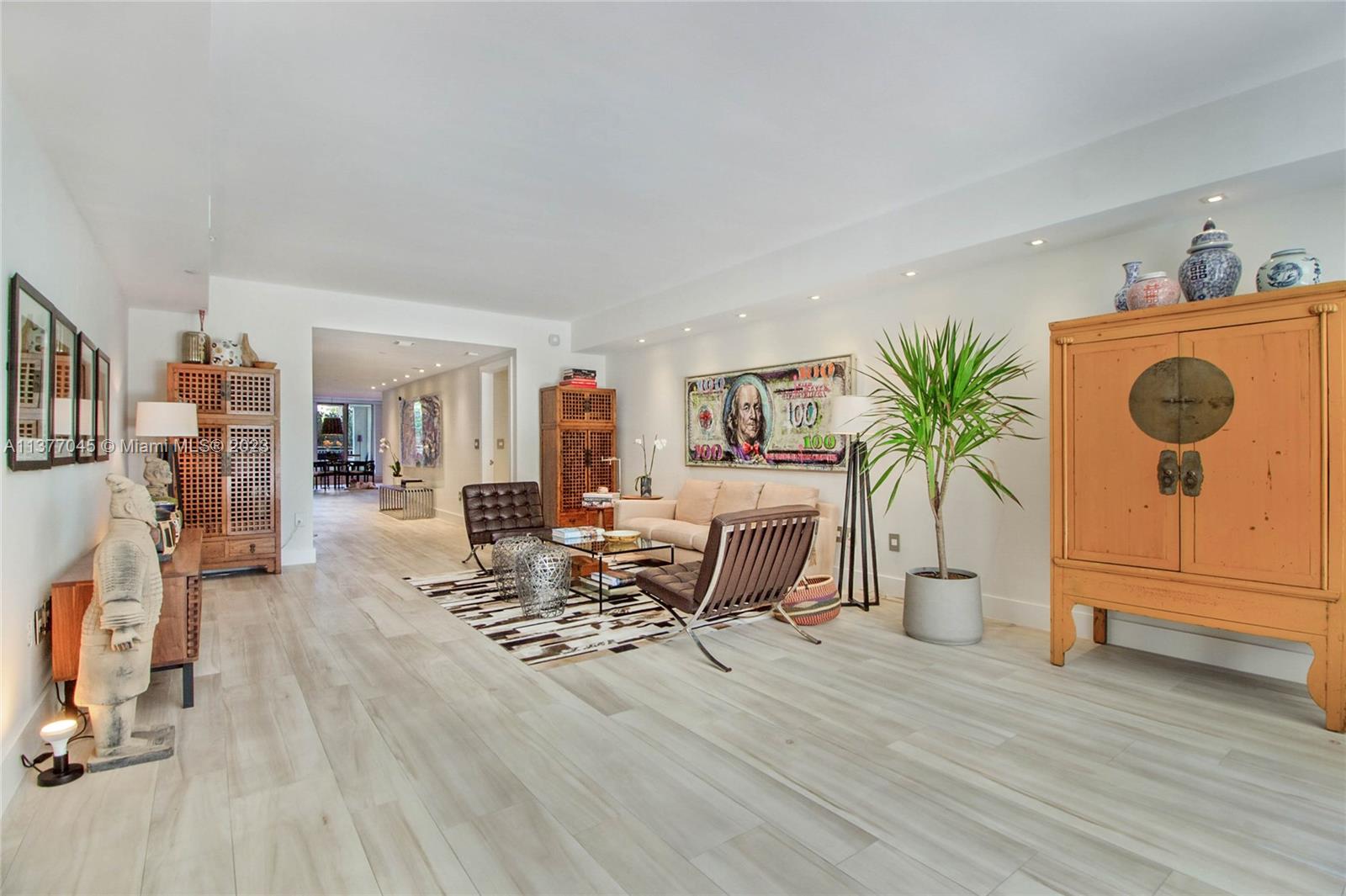 791 Crandon Blvd # 206
