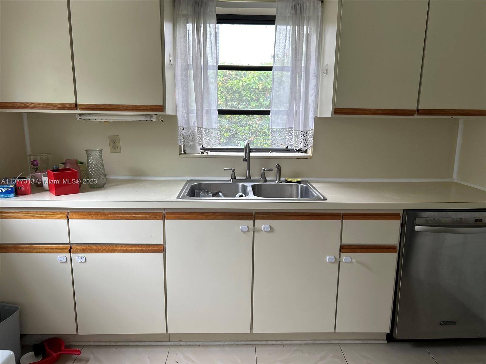 5758 SW 27th St Unit: -