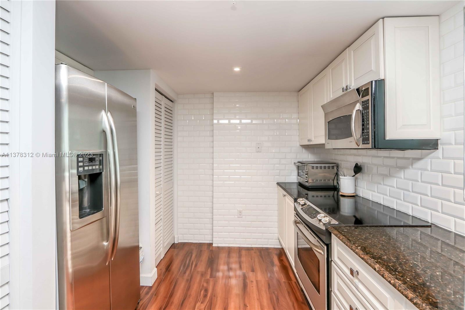 1800 N Bayshore Dr # 1201