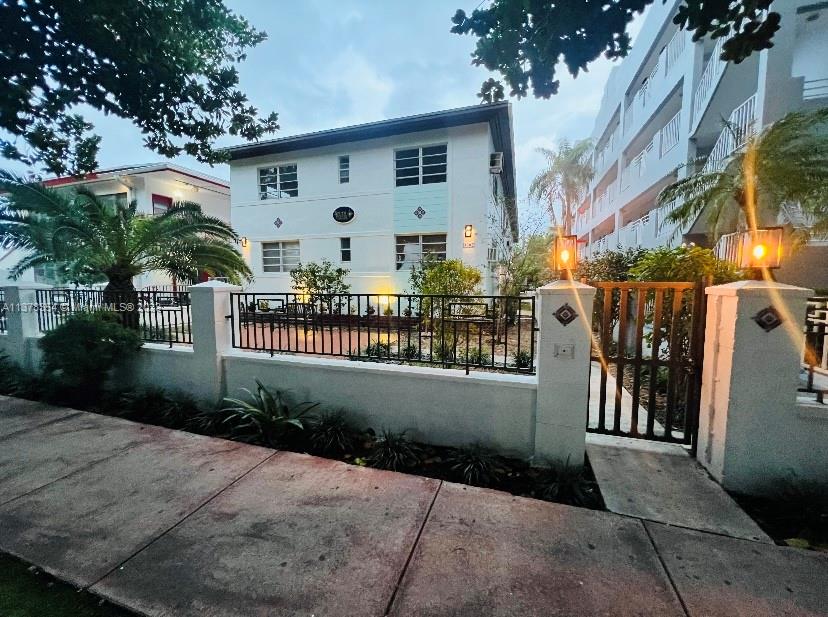 1407 Meridian Ave # 8