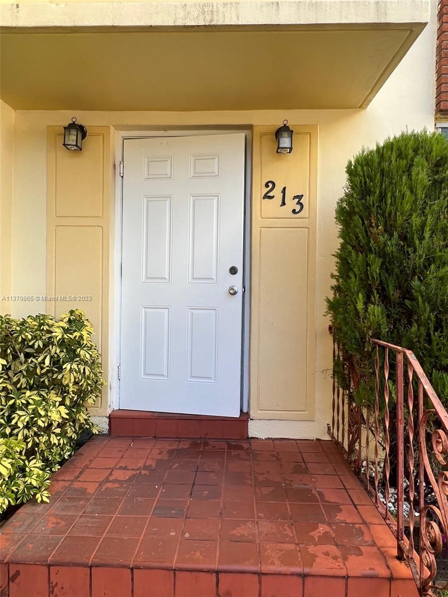 215 Zamora Ave # 8