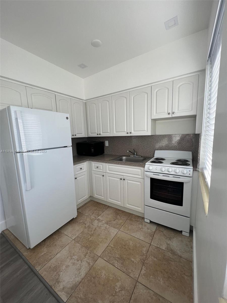 215 Zamora Ave # 8