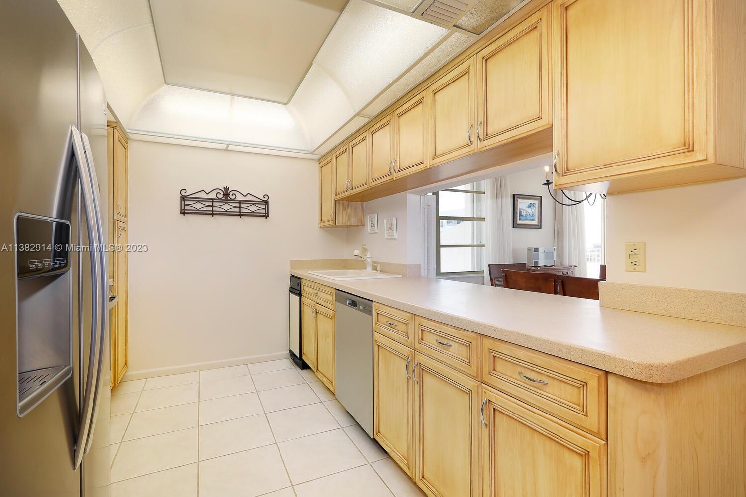 155 Ocean Lane Dr # 1009