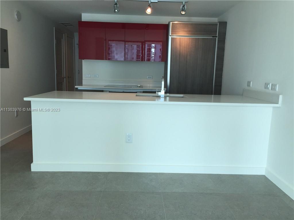 1100 S MIAMI AV Unit: 2911