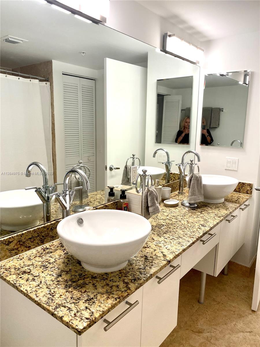 41 SE 5th St # 1112