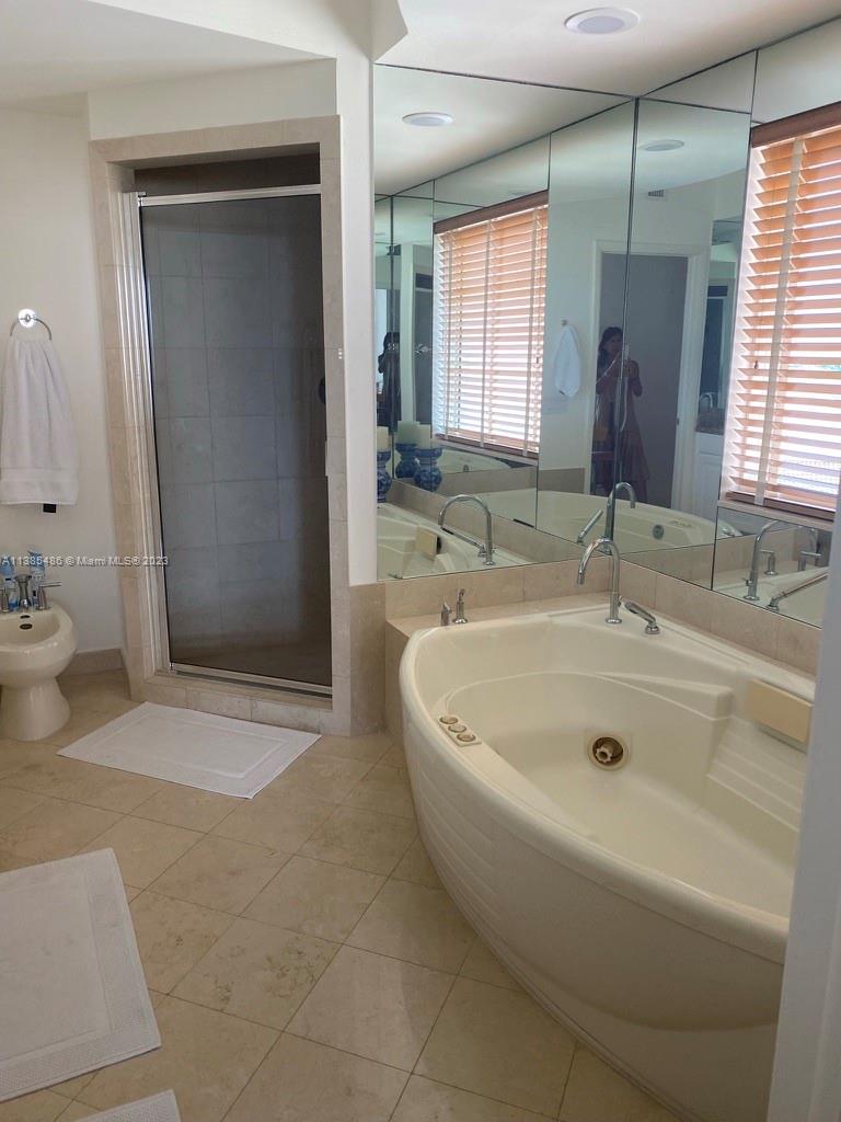 789 Crandon Blvd # 1106