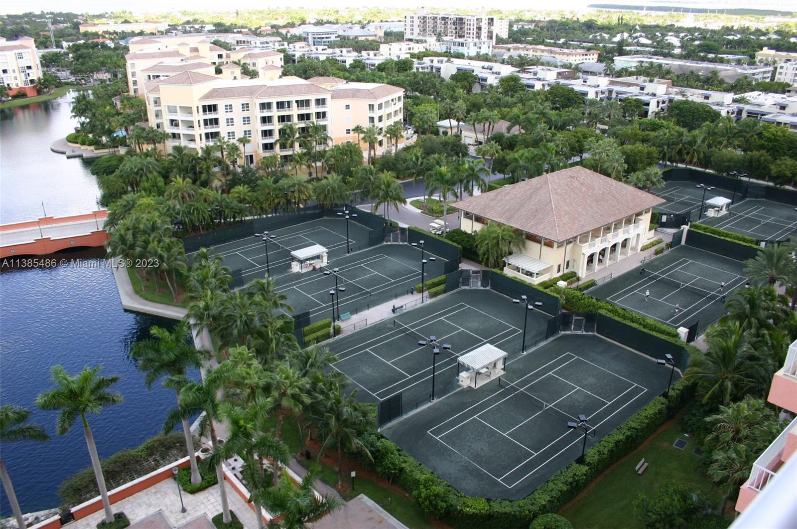 789 Crandon Blvd # 1106