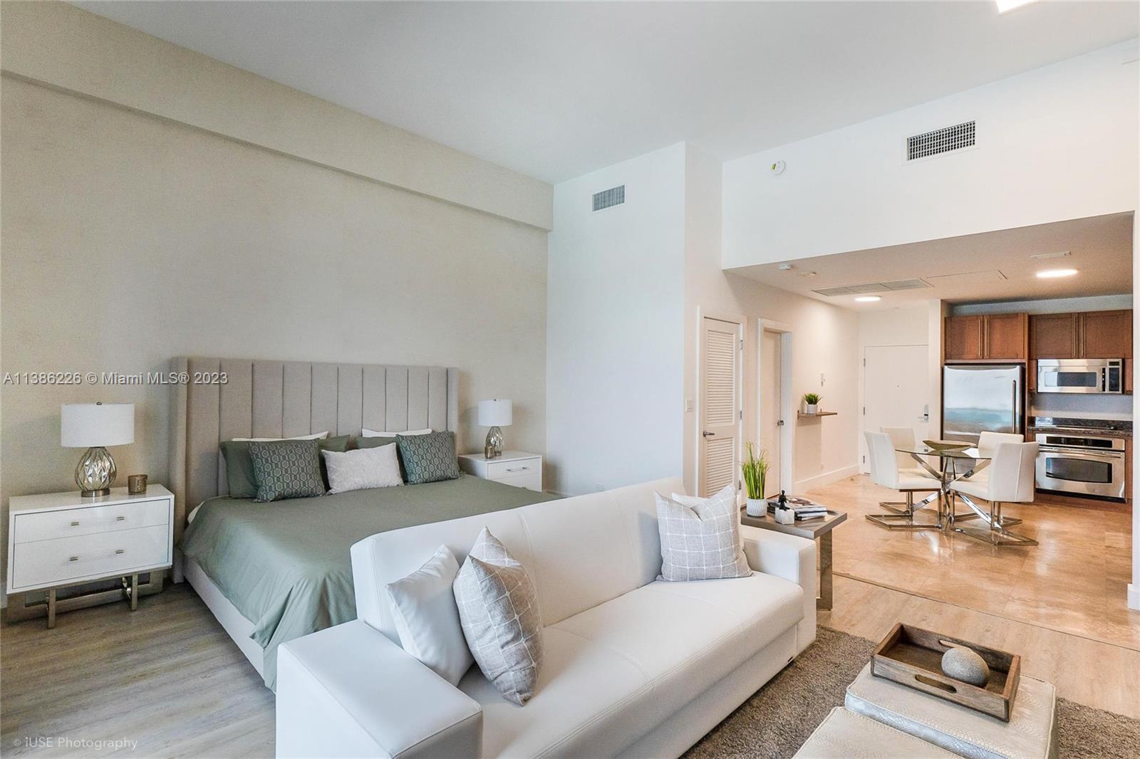 2301 Collins Ave # 1630