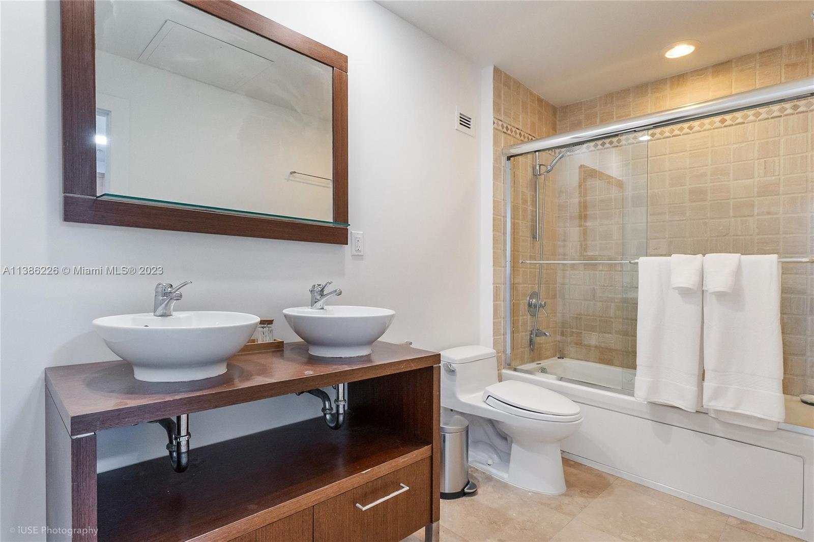 2301 Collins Ave # 1630