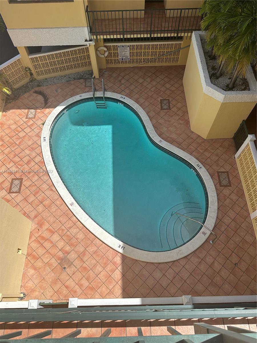 525 Coral Way # 405