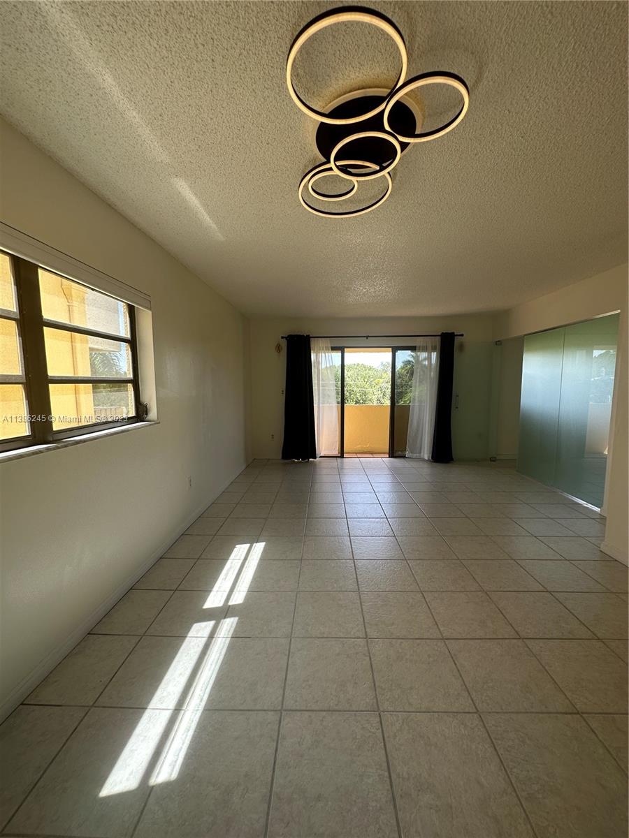 525 Coral Way # 405