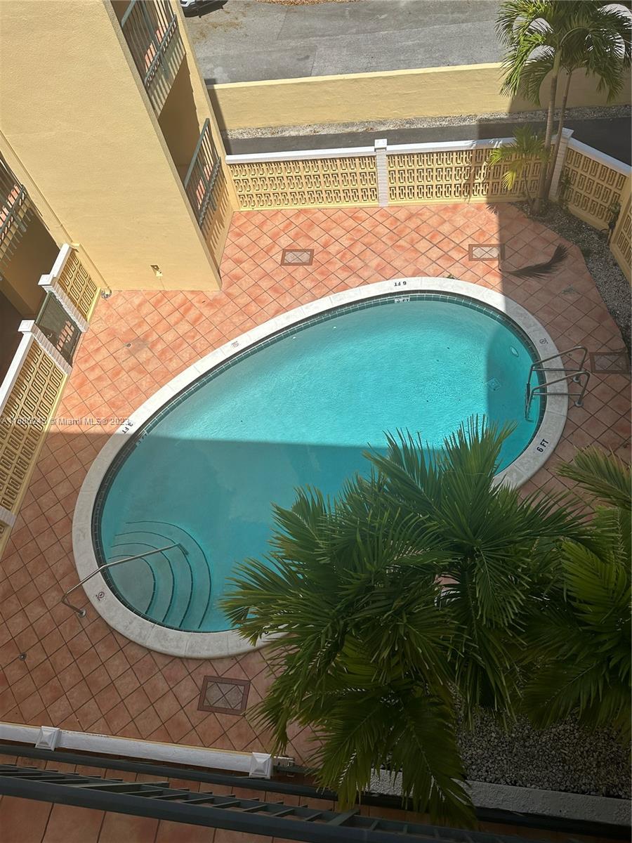 525 Coral Way # 405