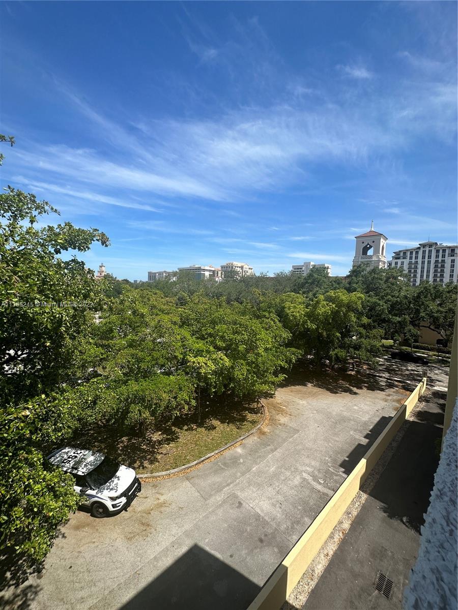 525 Coral Way # 405