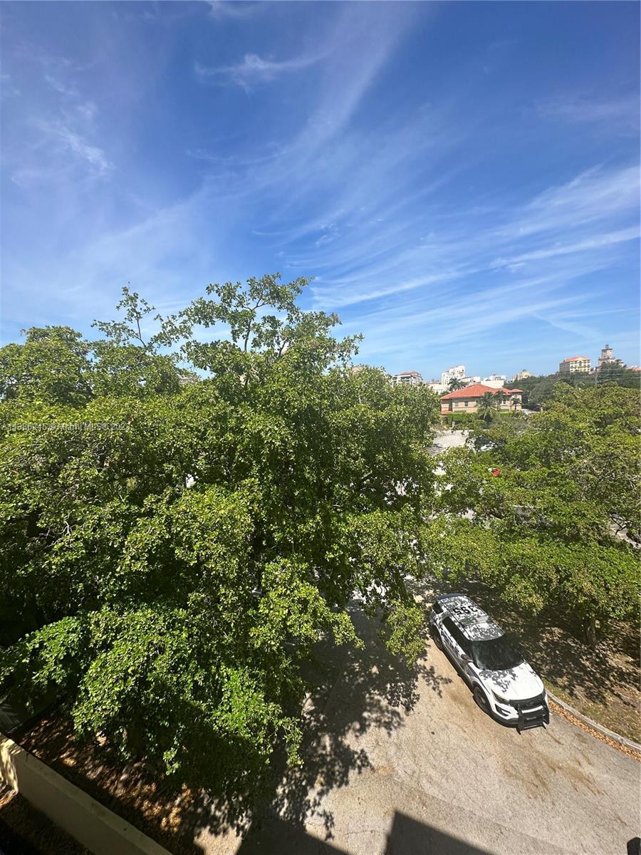 525 Coral Way # 405