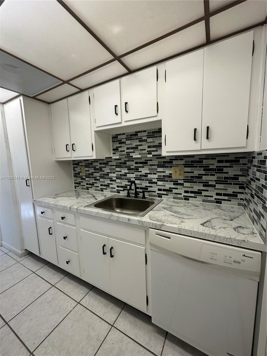 525 Coral Way # 405