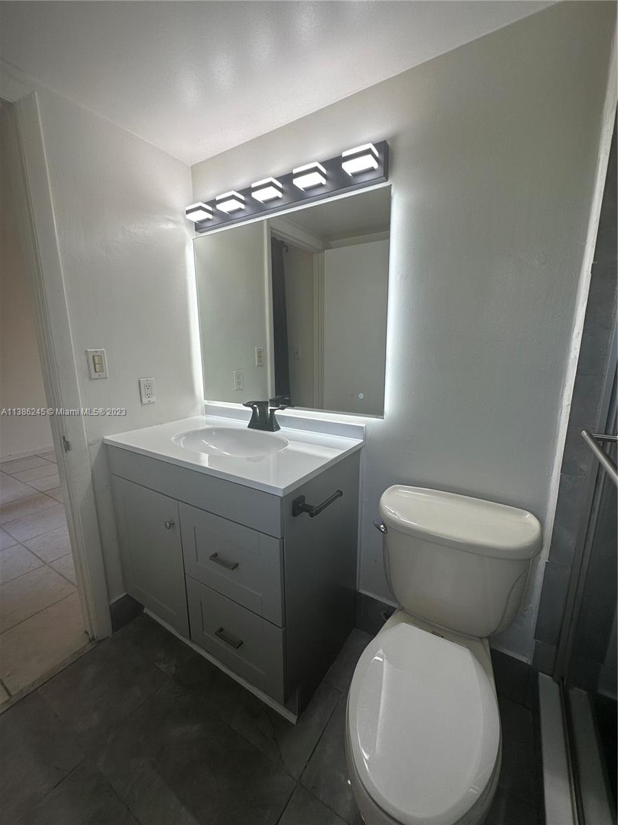 525 Coral Way # 405