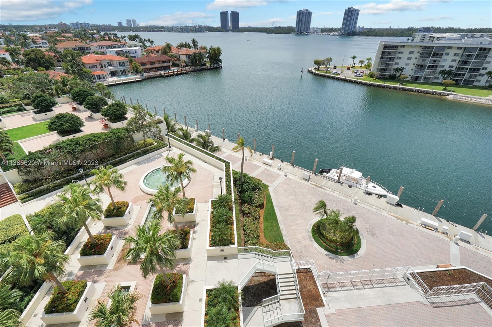 1000 W Island Blvd # 812