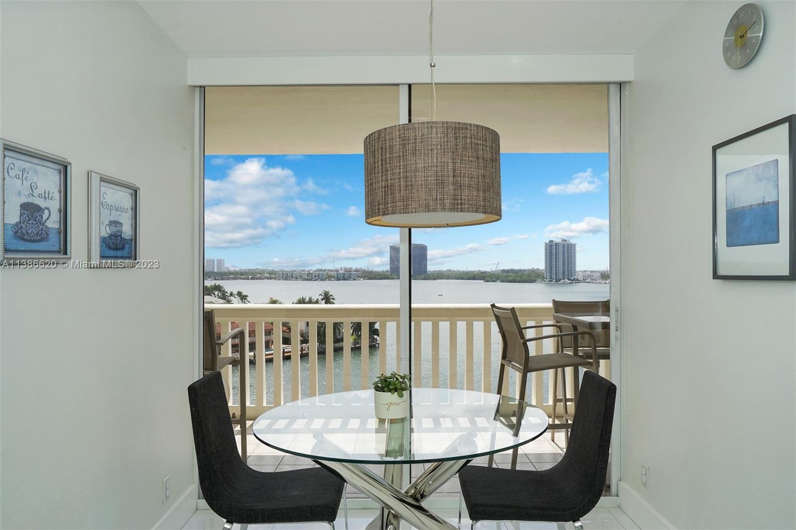 1000 W Island Blvd # 812