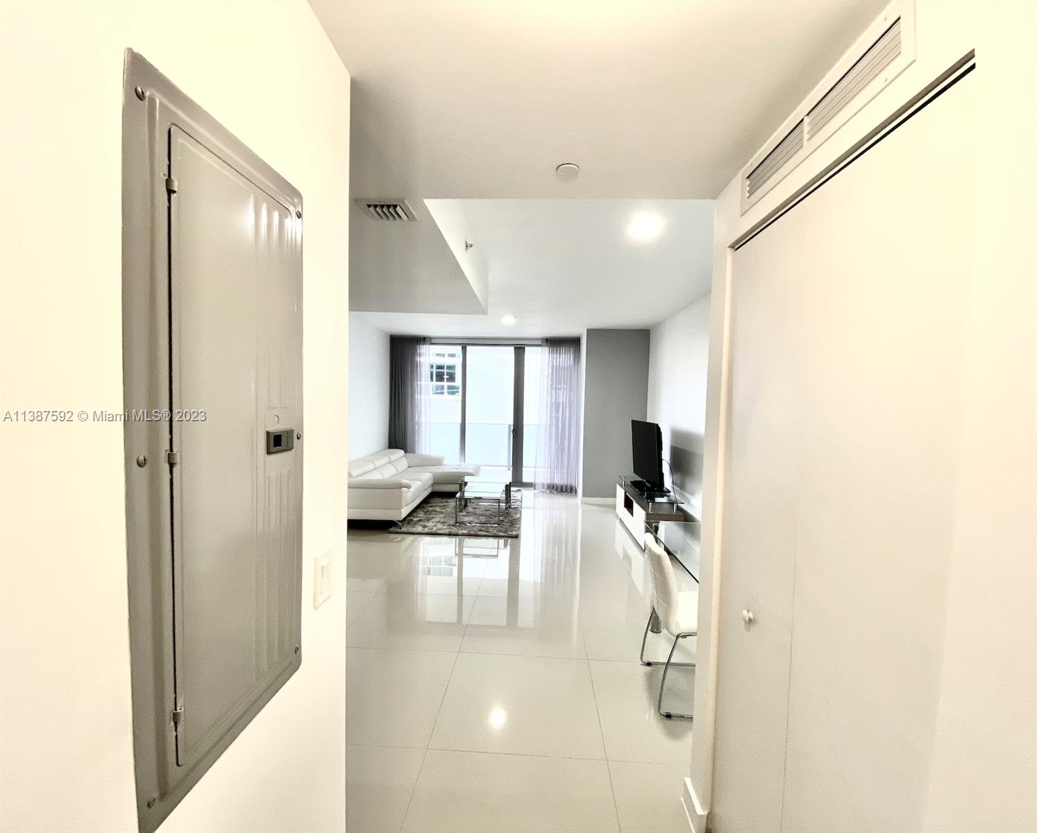 488 NE 18th St # 405