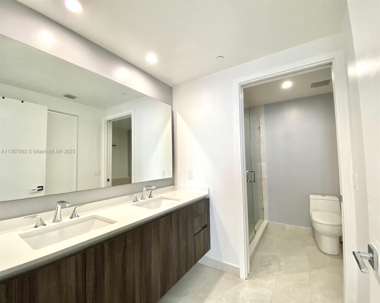 488 NE 18th St # 405