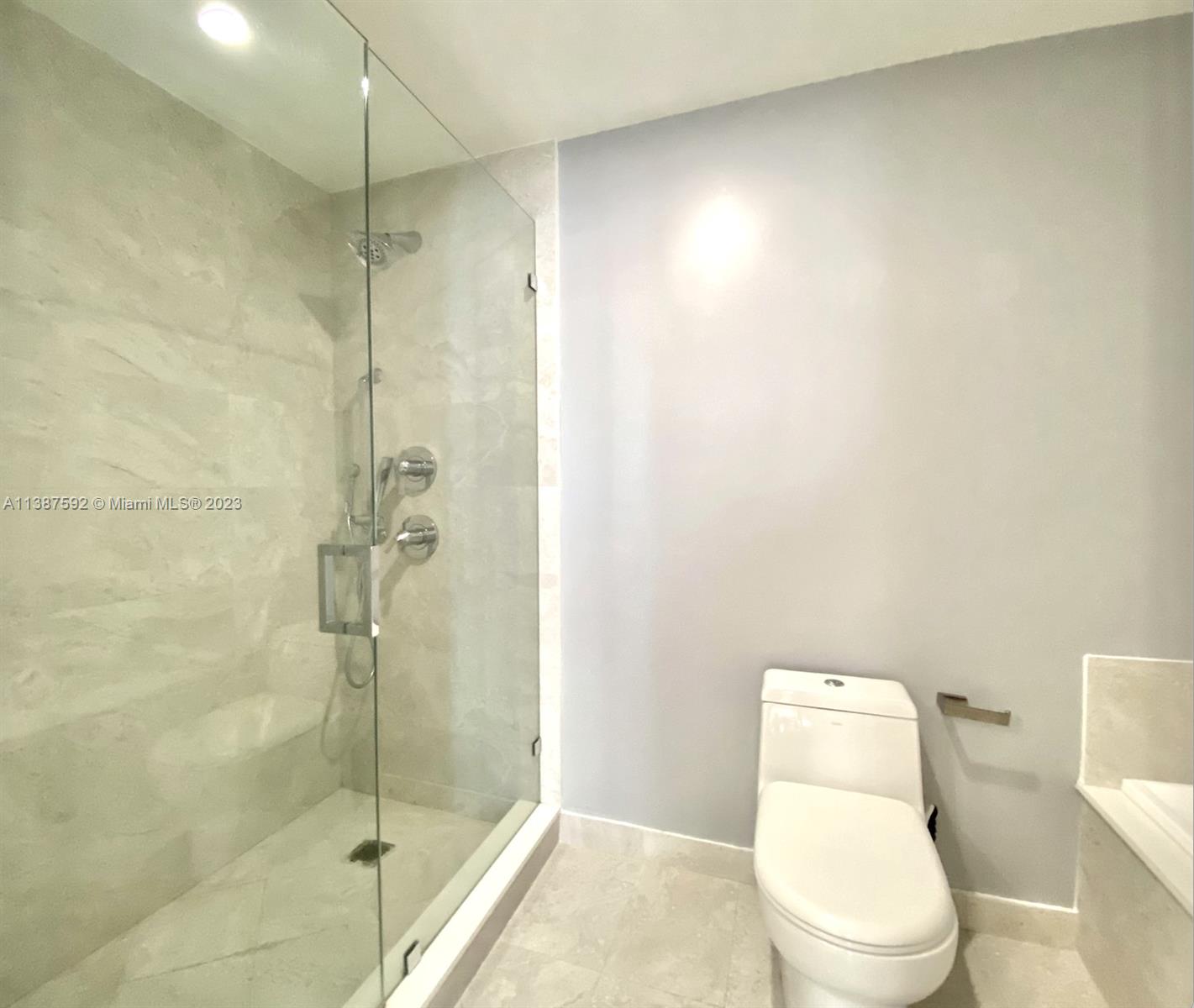 488 NE 18th St # 405