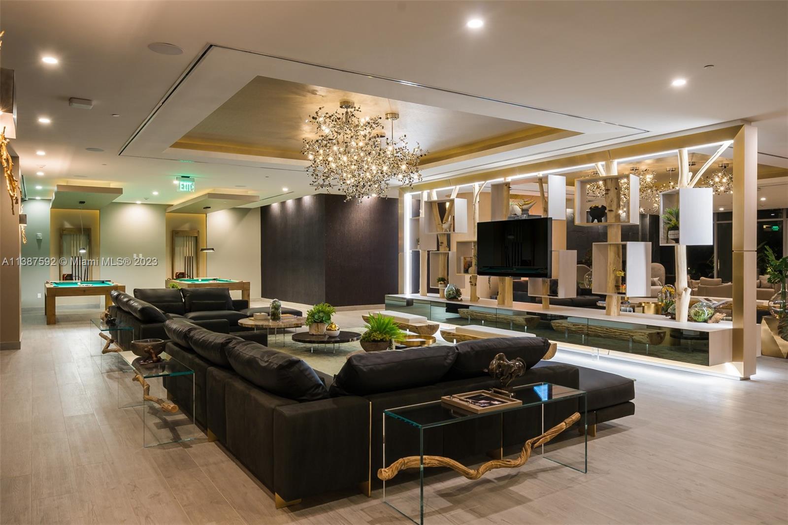 488 NE 18th St # 405