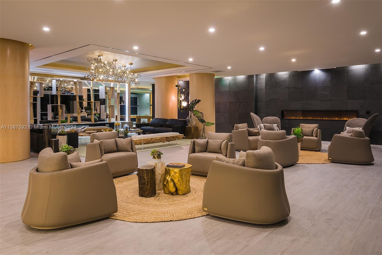 488 NE 18th St # 405