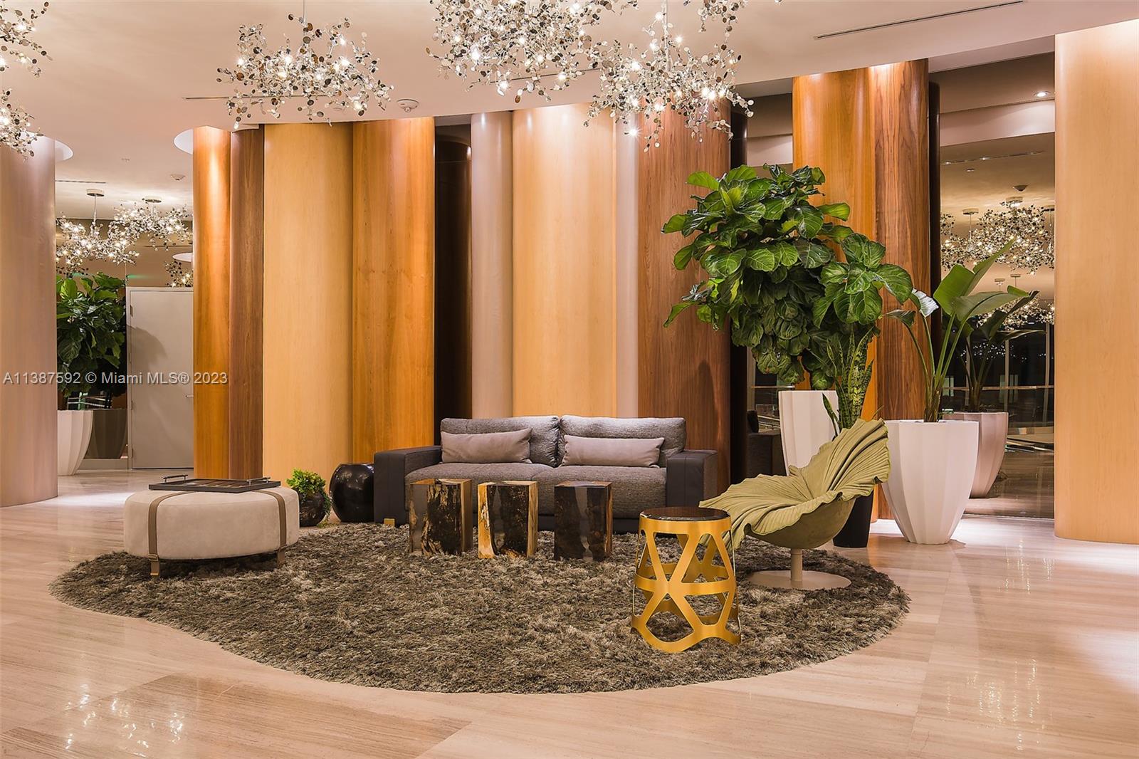 488 NE 18th St # 405