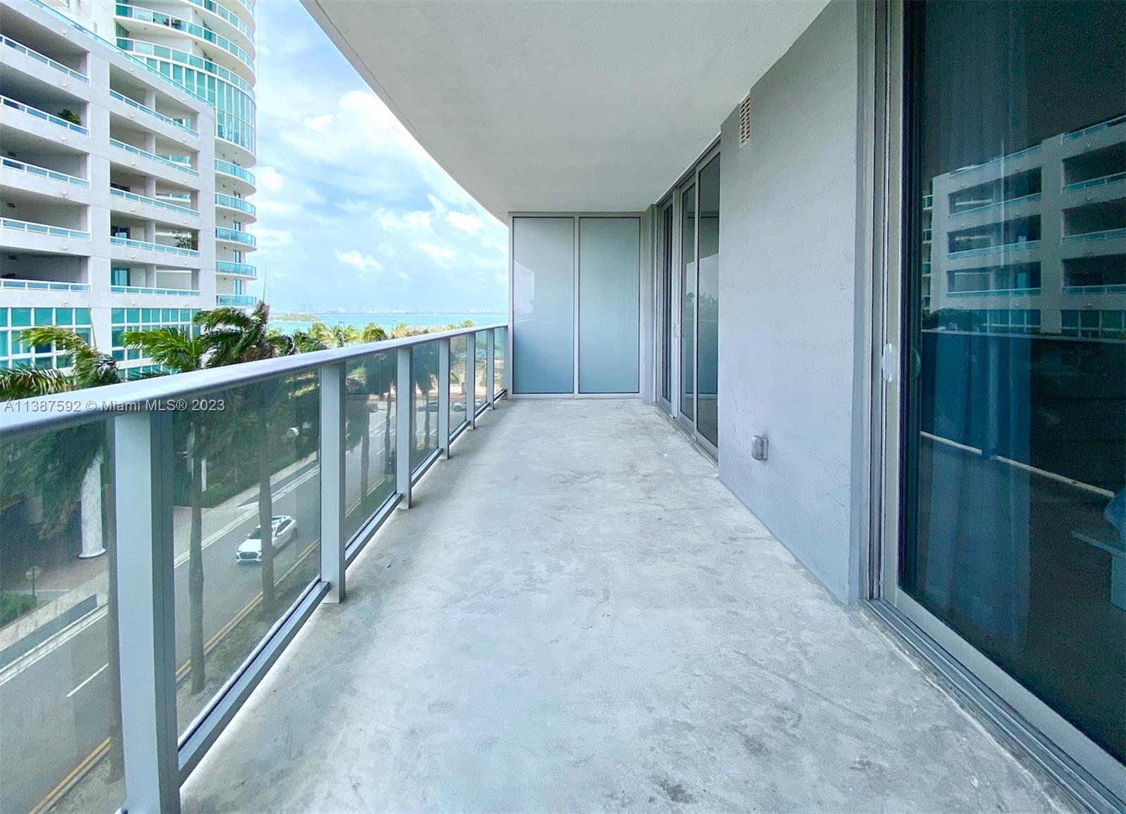 488 NE 18th St # 405