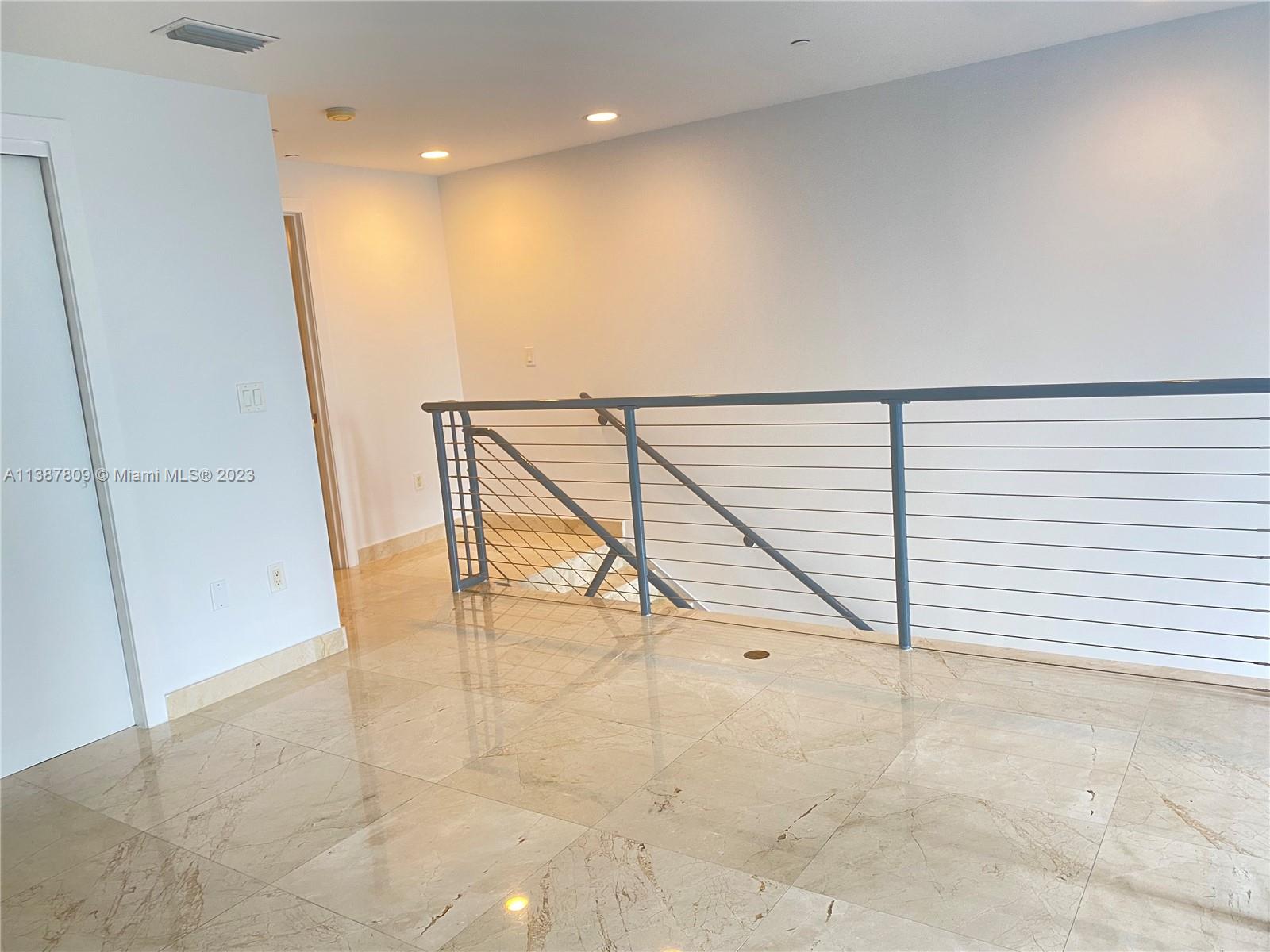 1060 BRICKELL AV # 1009