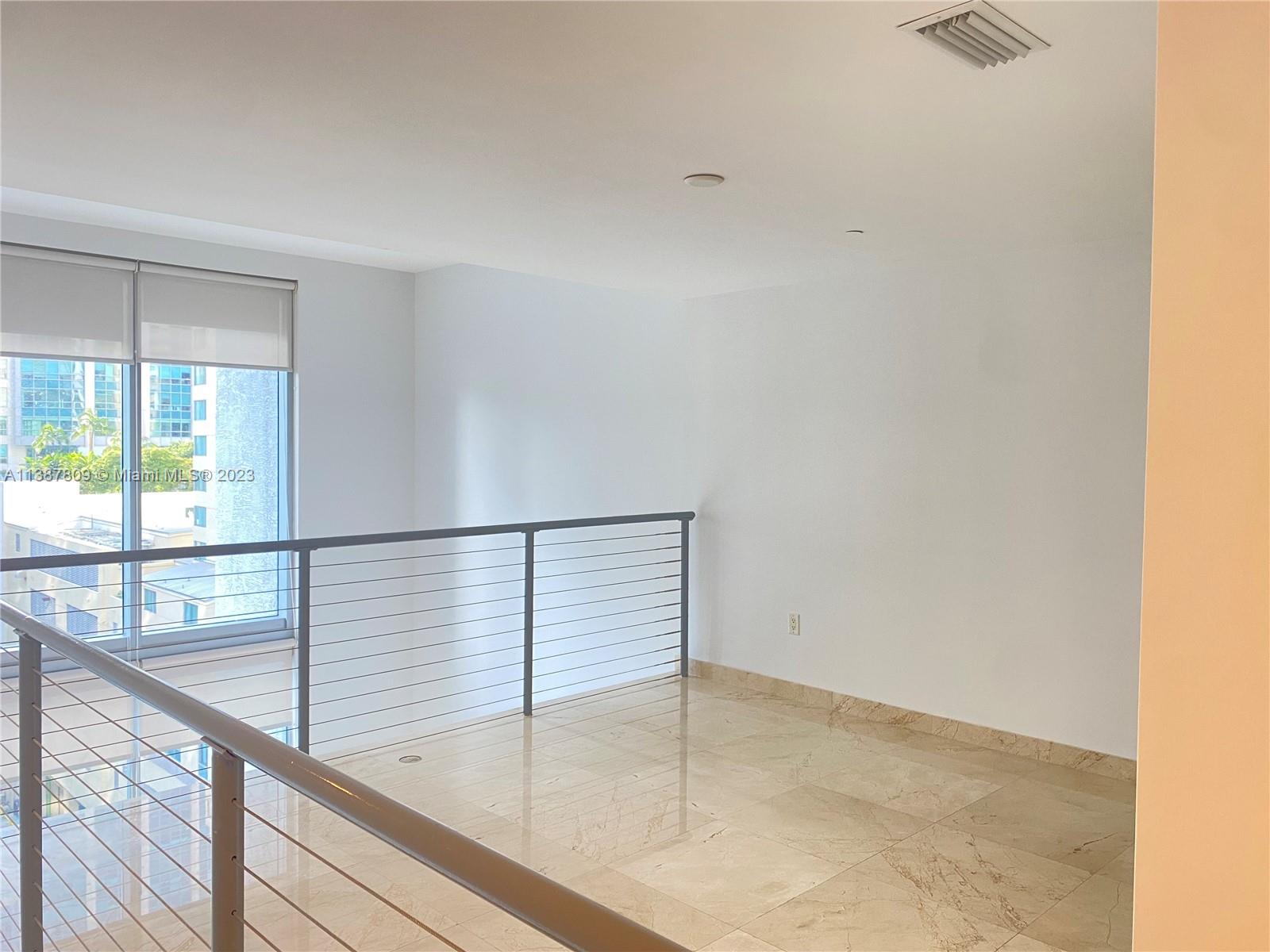 1060 BRICKELL AV # 1009