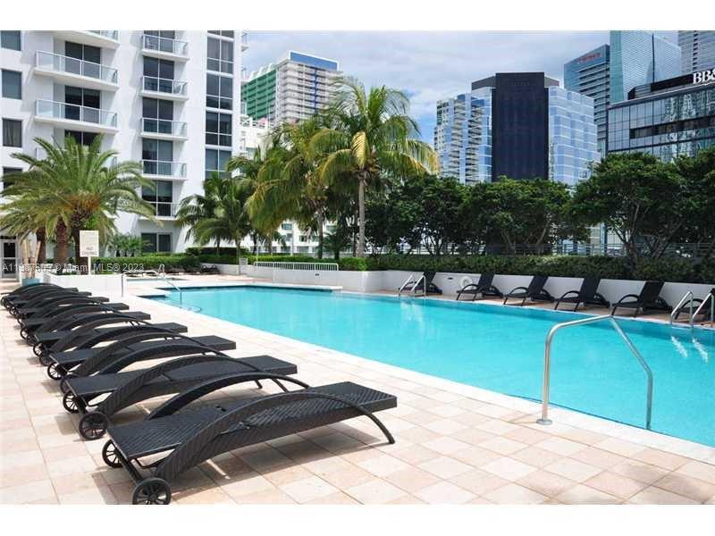 1060 BRICKELL AV # 1009