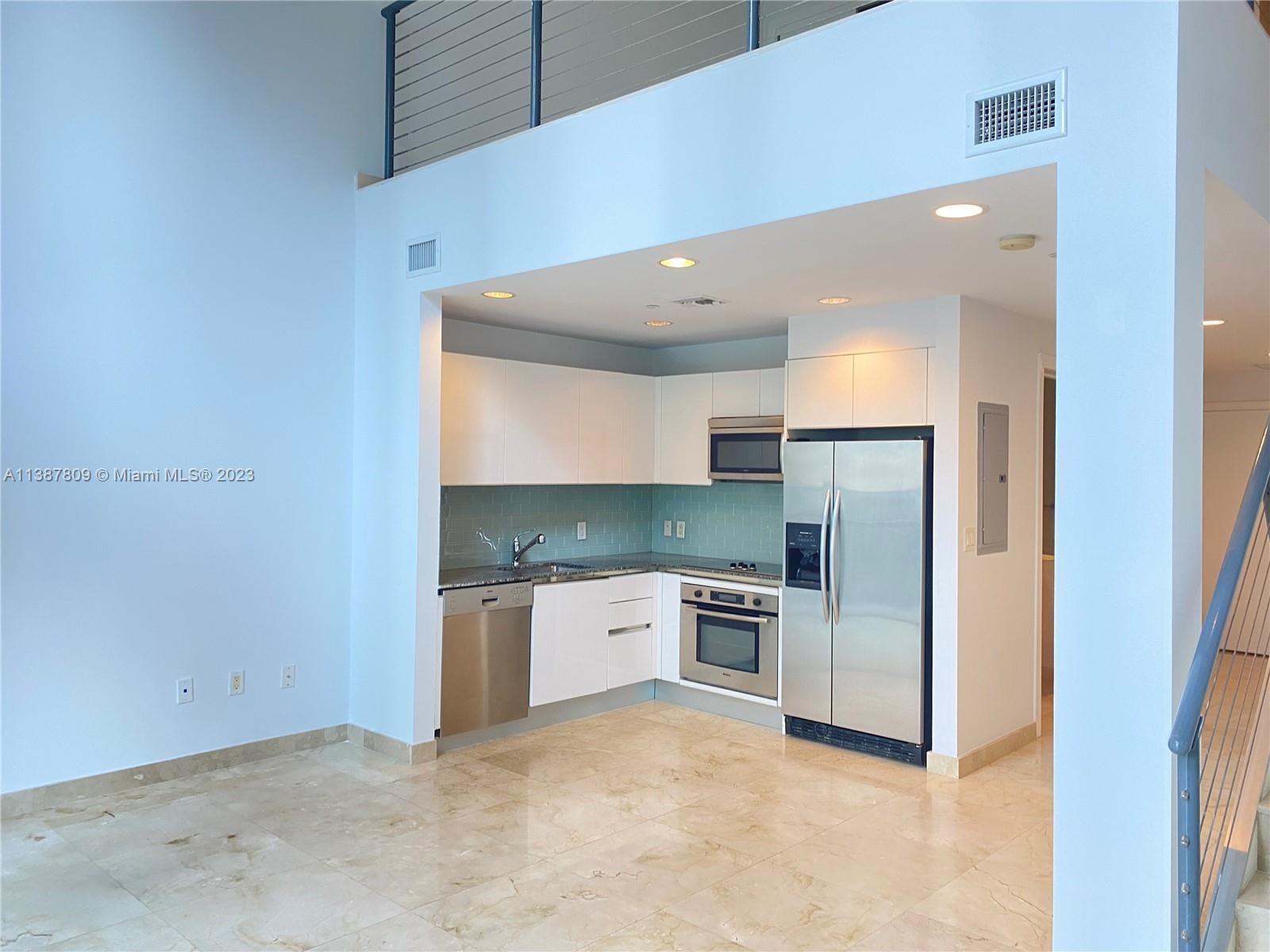 1060 BRICKELL AV # 1009