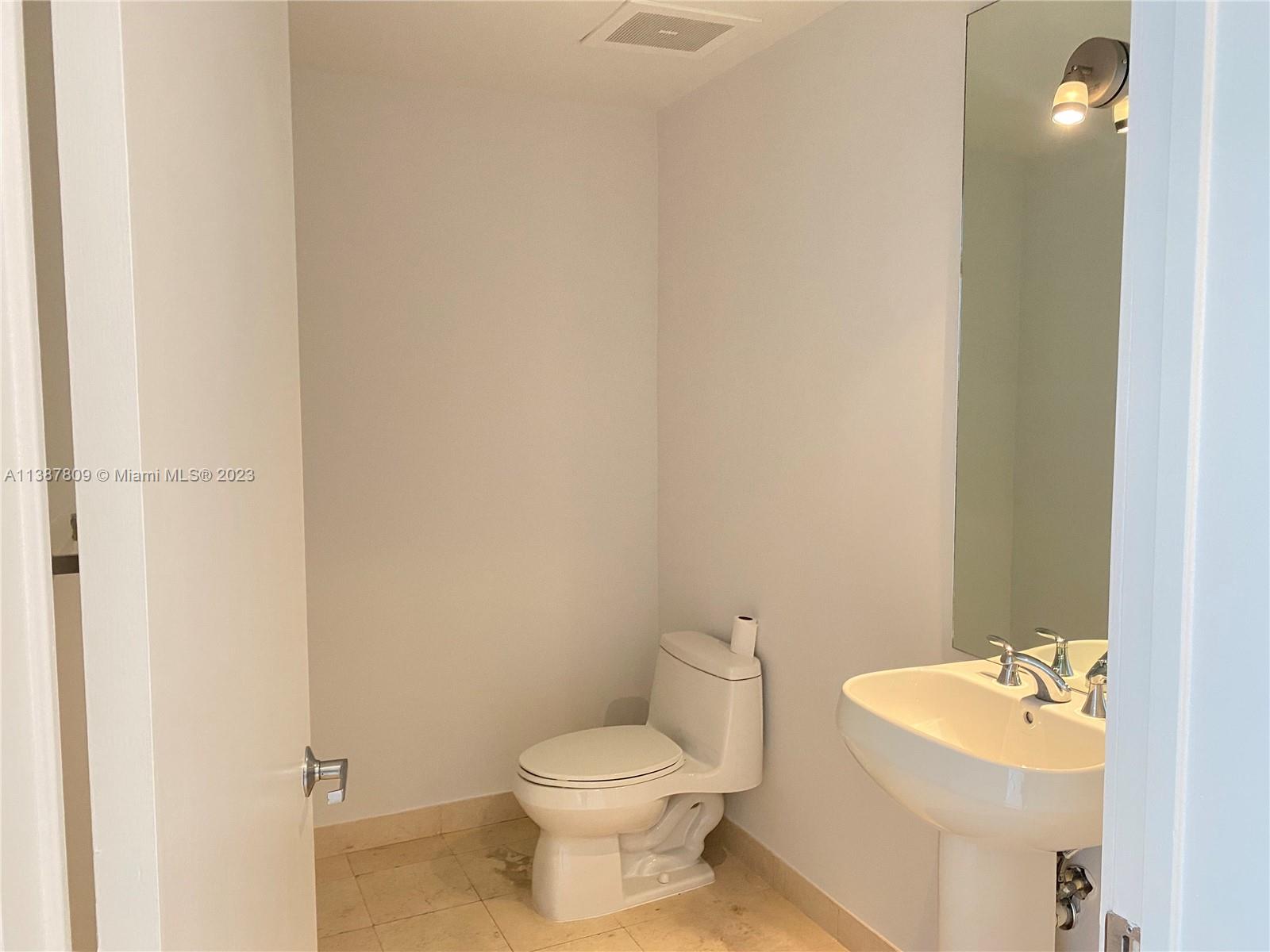 1060 BRICKELL AV # 1009