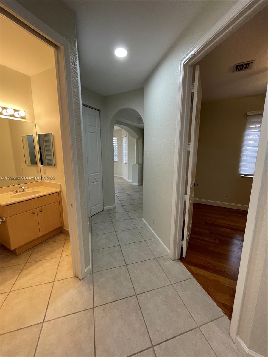 2789 Kinsington Cir # 2 Unit: 10-2