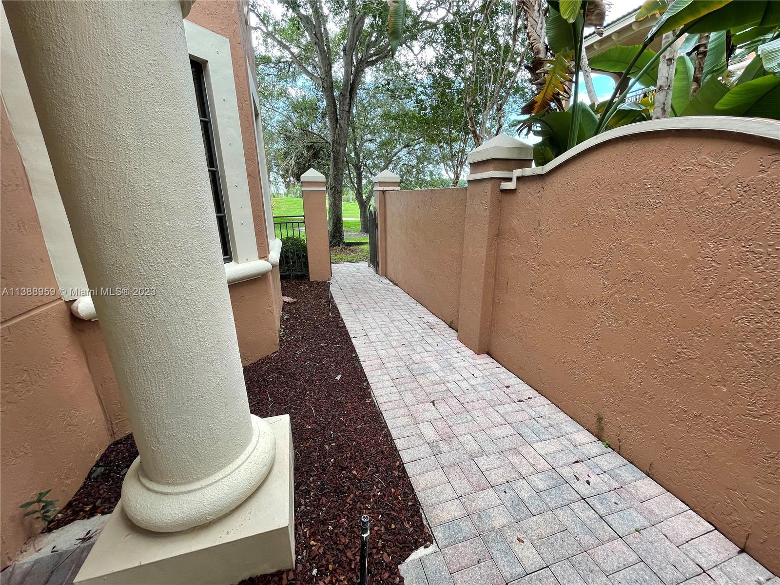 2789 Kinsington Cir # 2 Unit: 10-2