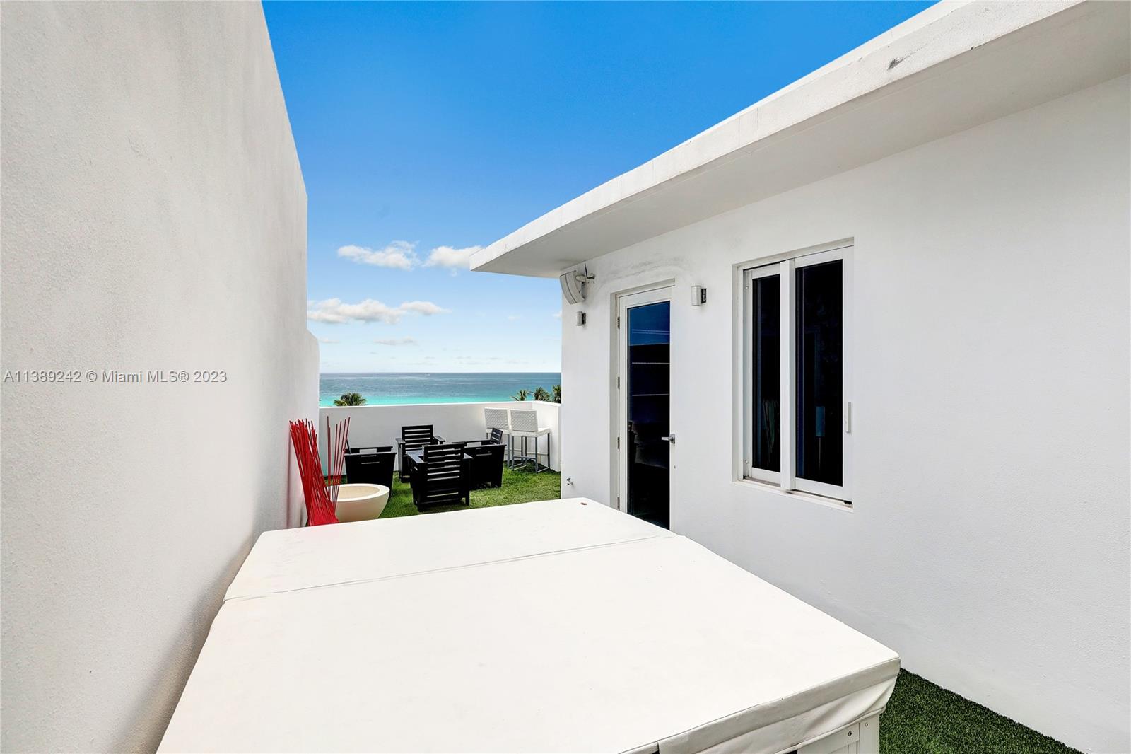 50 S Pointe Dr Unit: TWN4