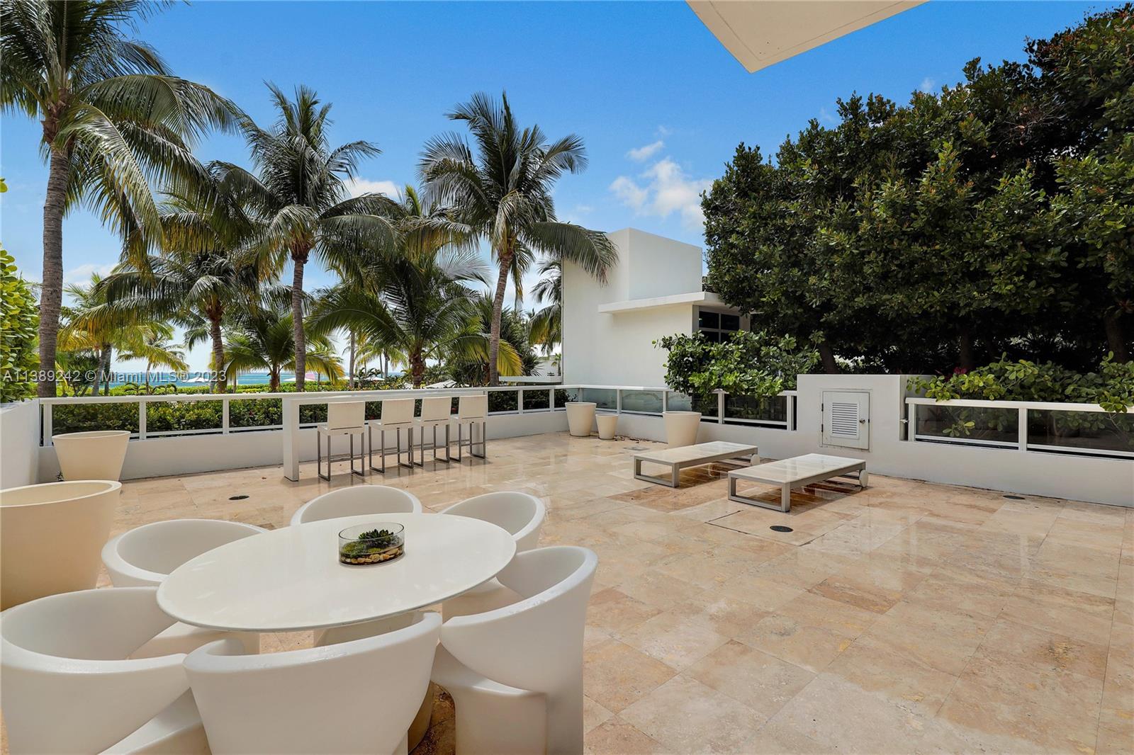 50 S Pointe Dr Unit: TWN4