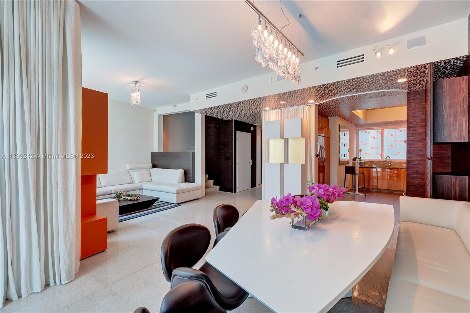 50 S Pointe Dr Unit: TWN4