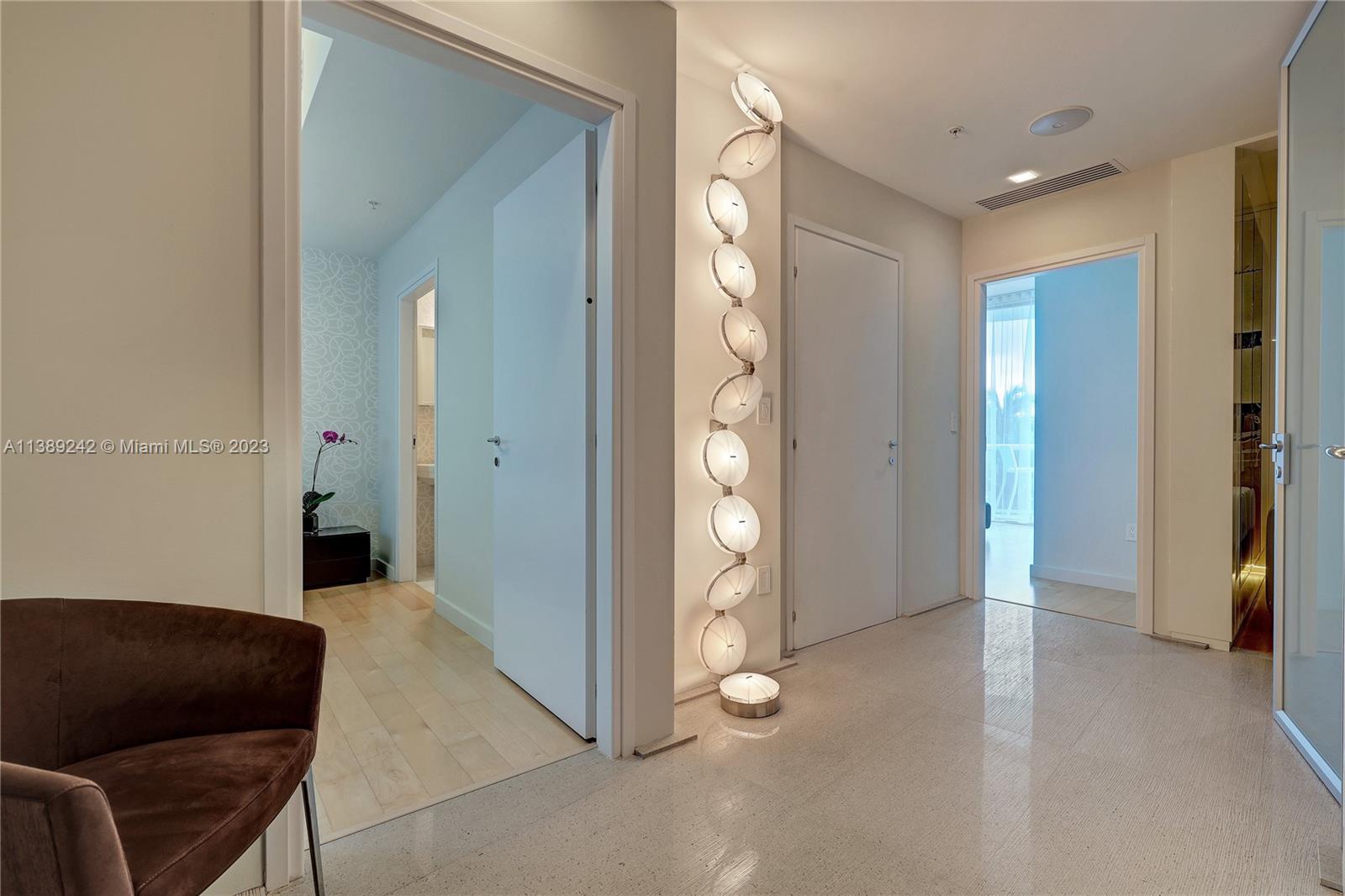 50 S Pointe Dr Unit: TWN4
