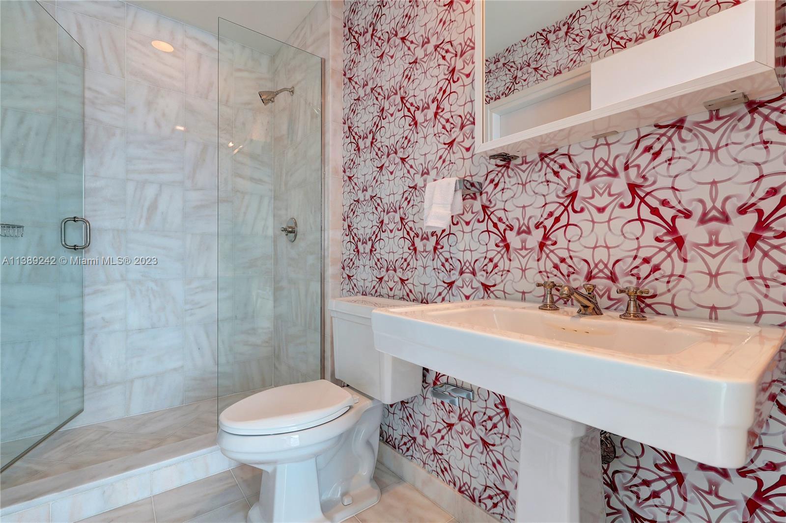 50 S Pointe Dr Unit: TWN4
