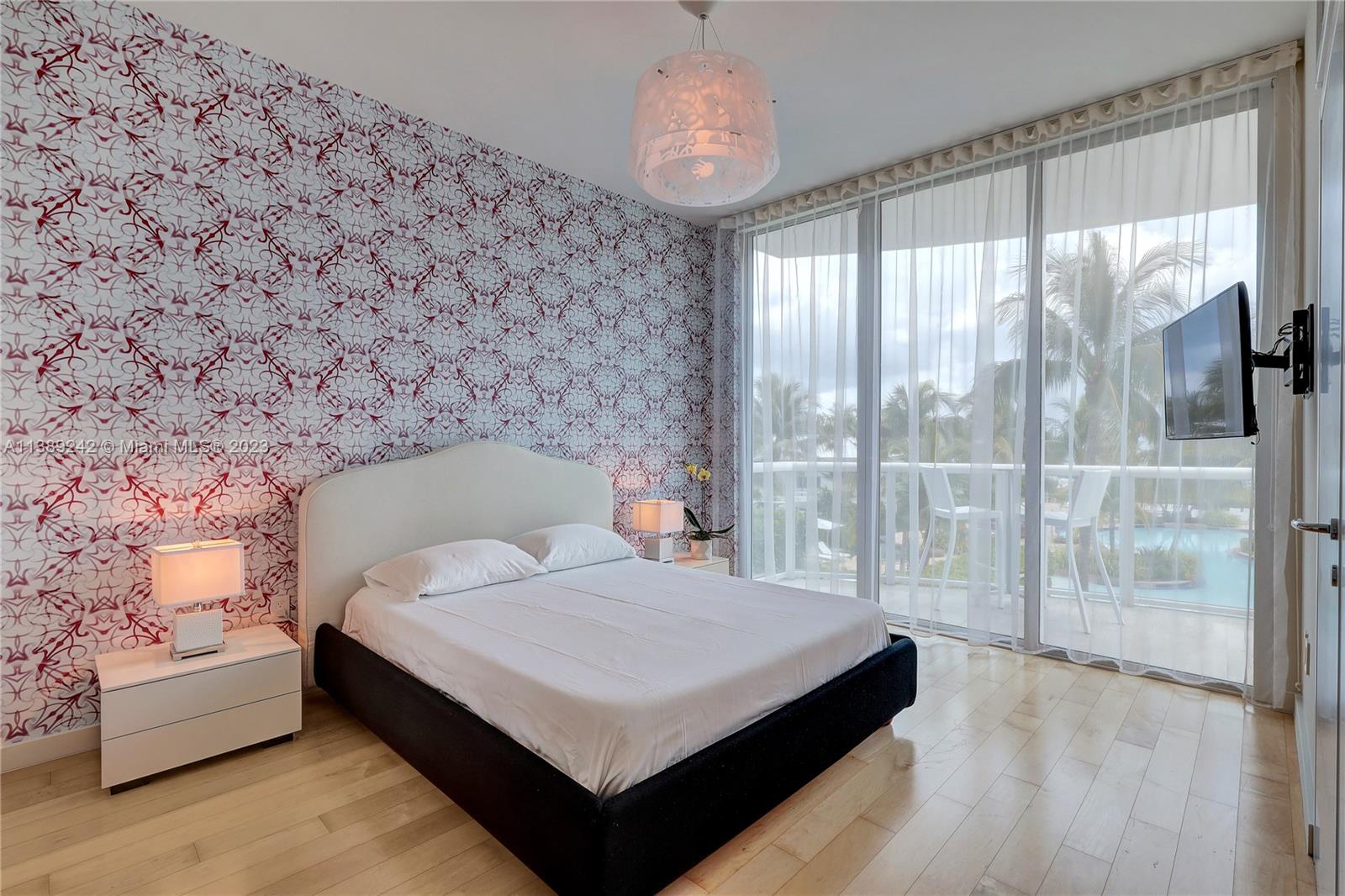 50 S Pointe Dr Unit: TWN4
