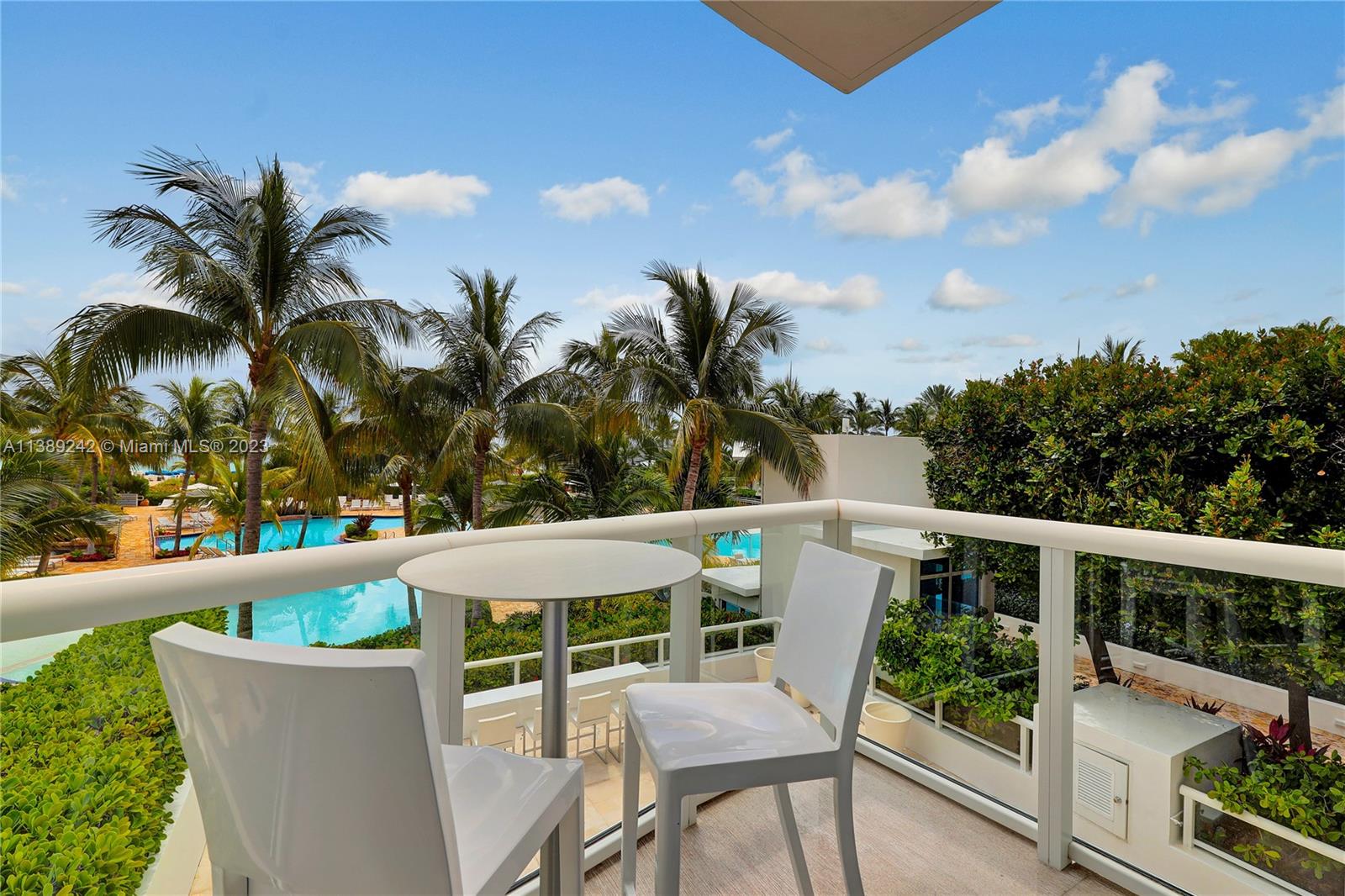 50 S Pointe Dr Unit: TWN4