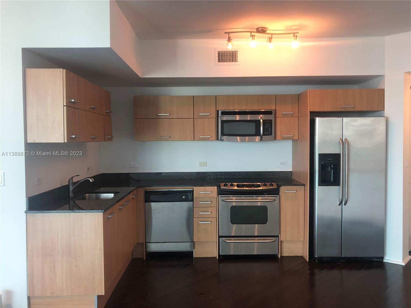 350 S MIAMI AV Unit: 3801