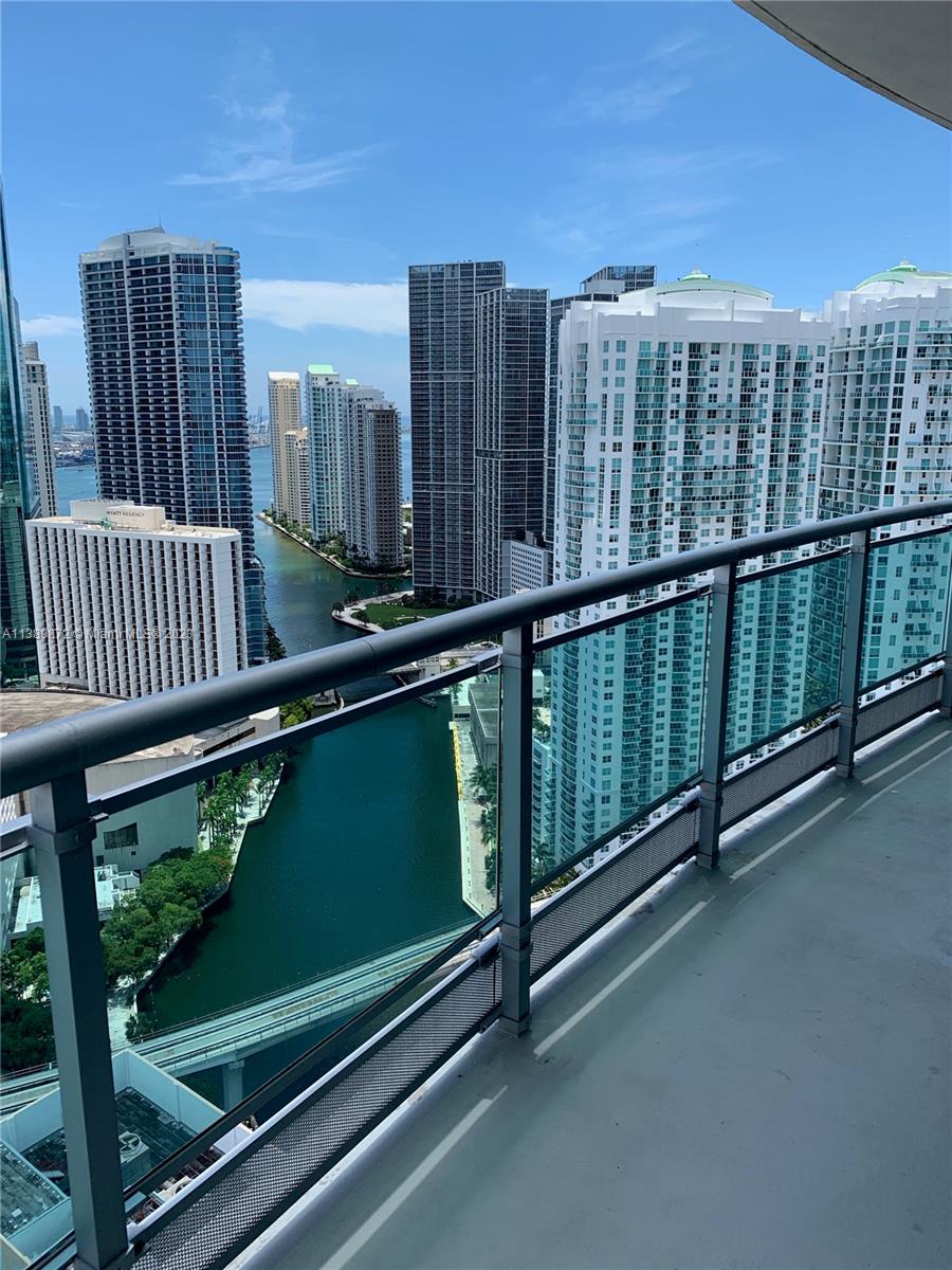 350 S MIAMI AV Unit: 3801