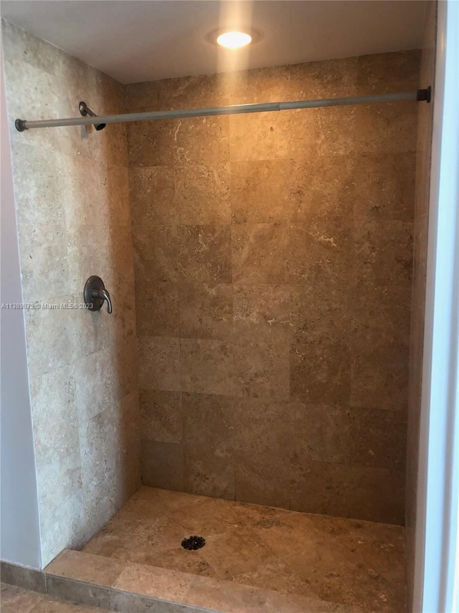 350 S MIAMI AV Unit: 3801