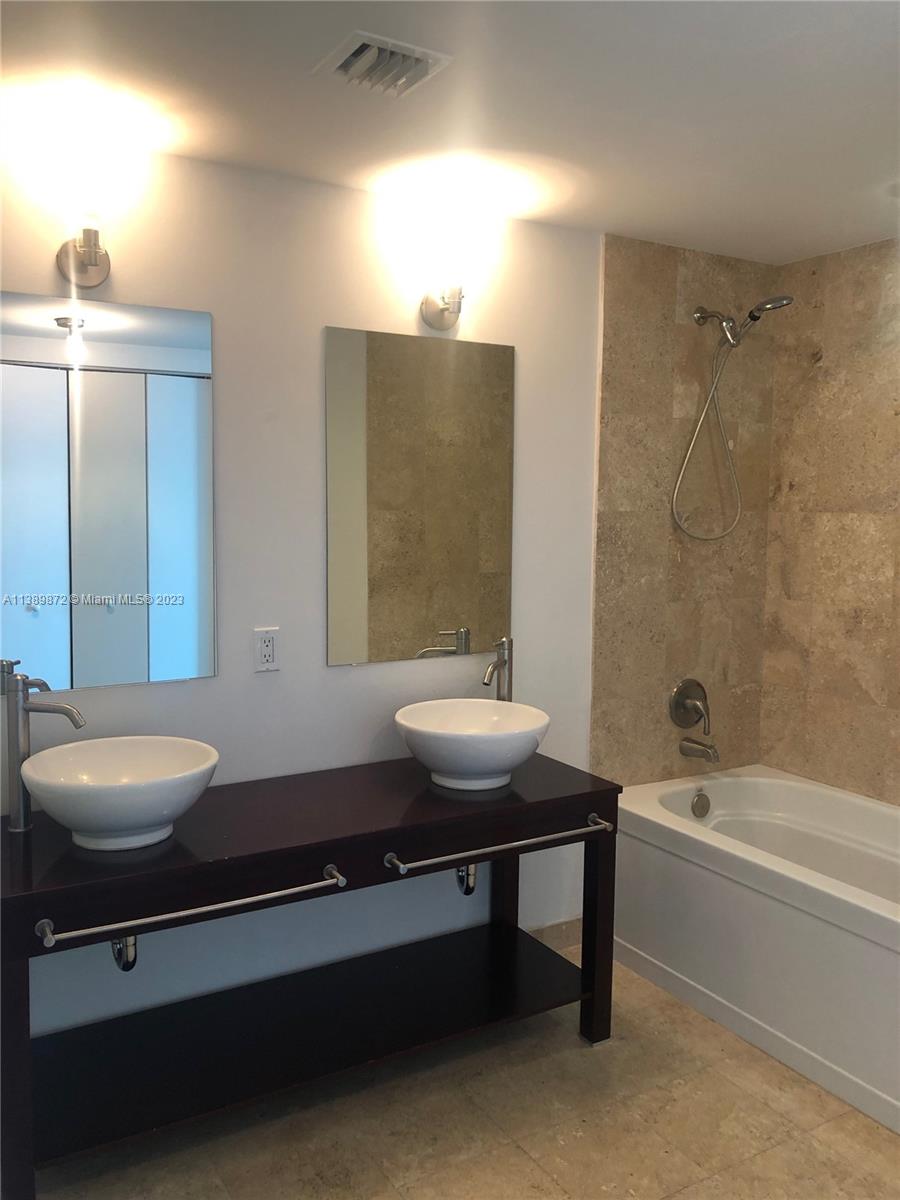 350 S MIAMI AV Unit: 3801