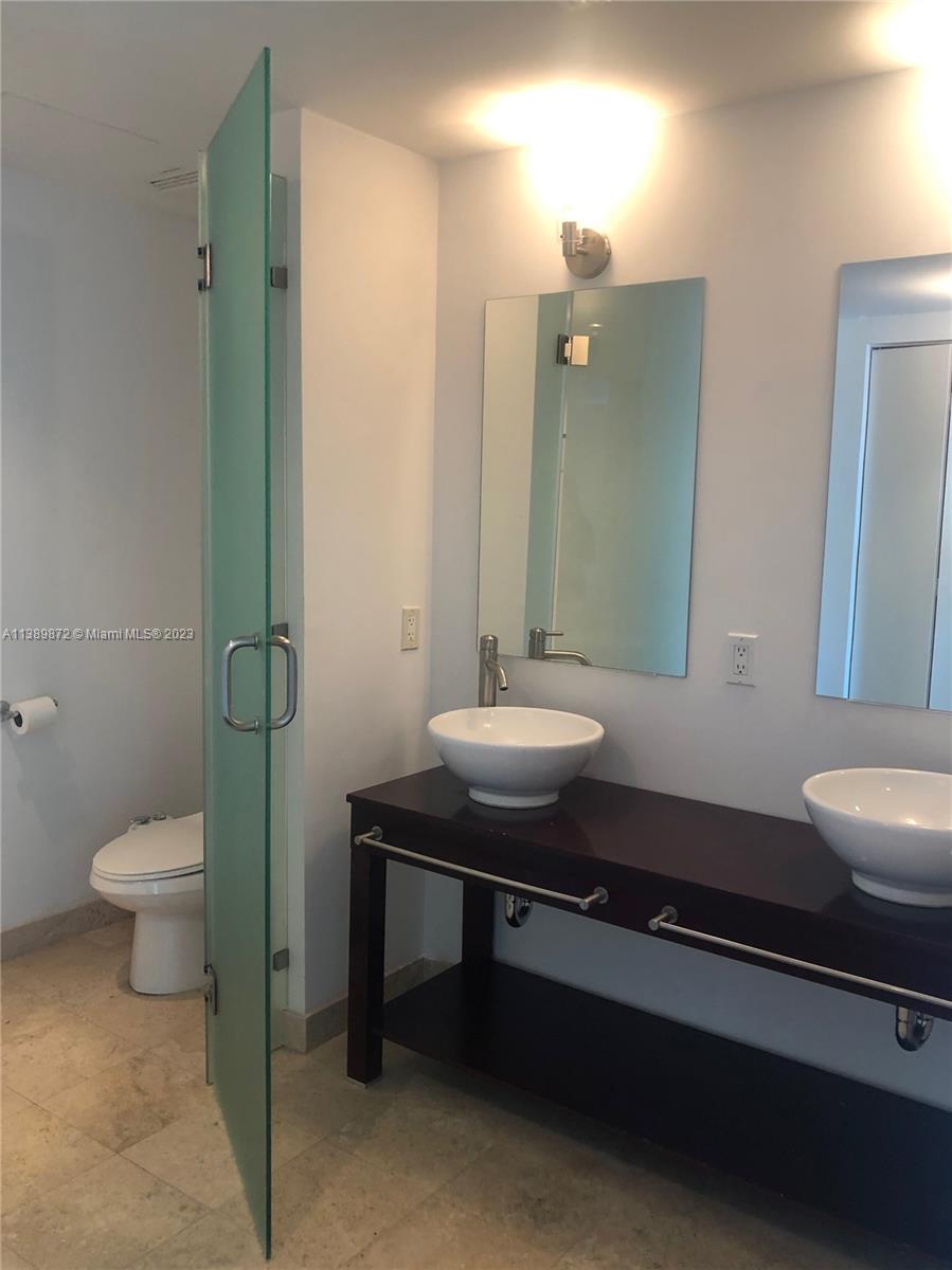350 S MIAMI AV Unit: 3801