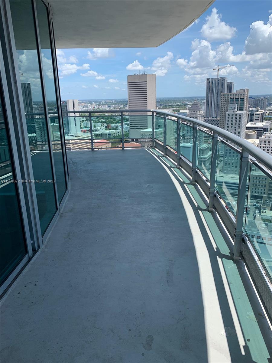 350 S MIAMI AV Unit: 3801