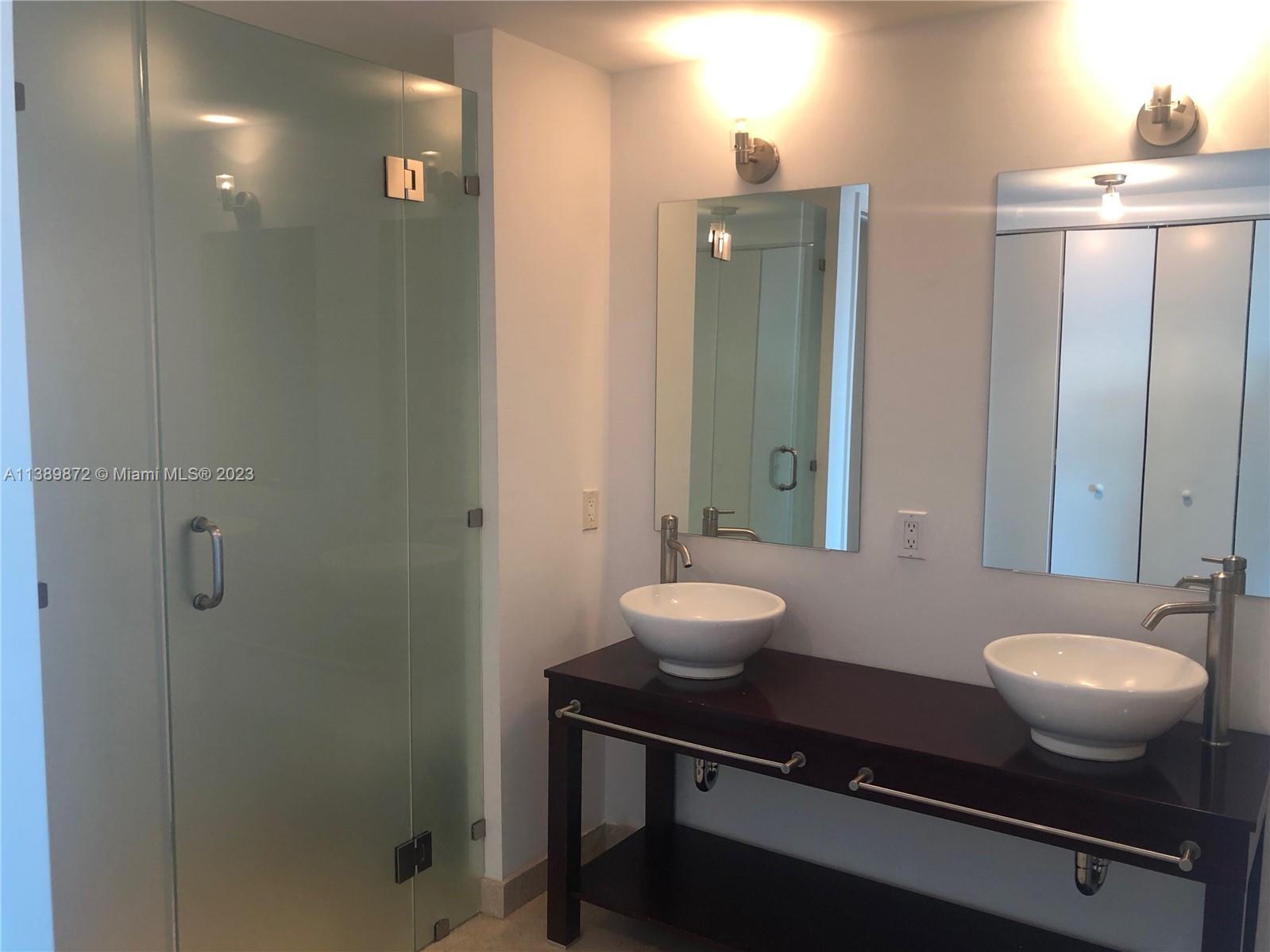 350 S MIAMI AV Unit: 3801